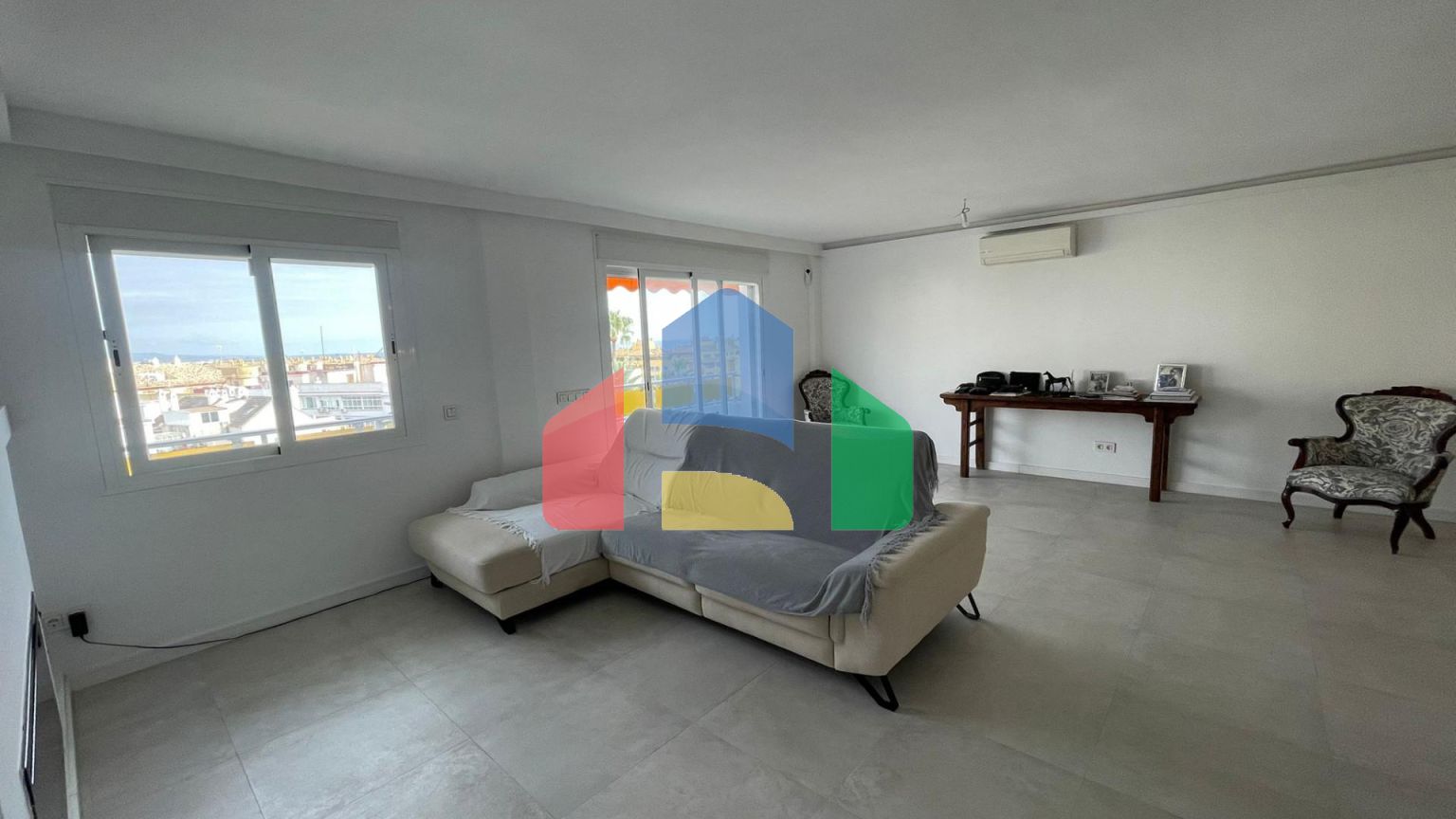 Потрясающая 3х комнатная  квартира на последнем этаже в Марбелье