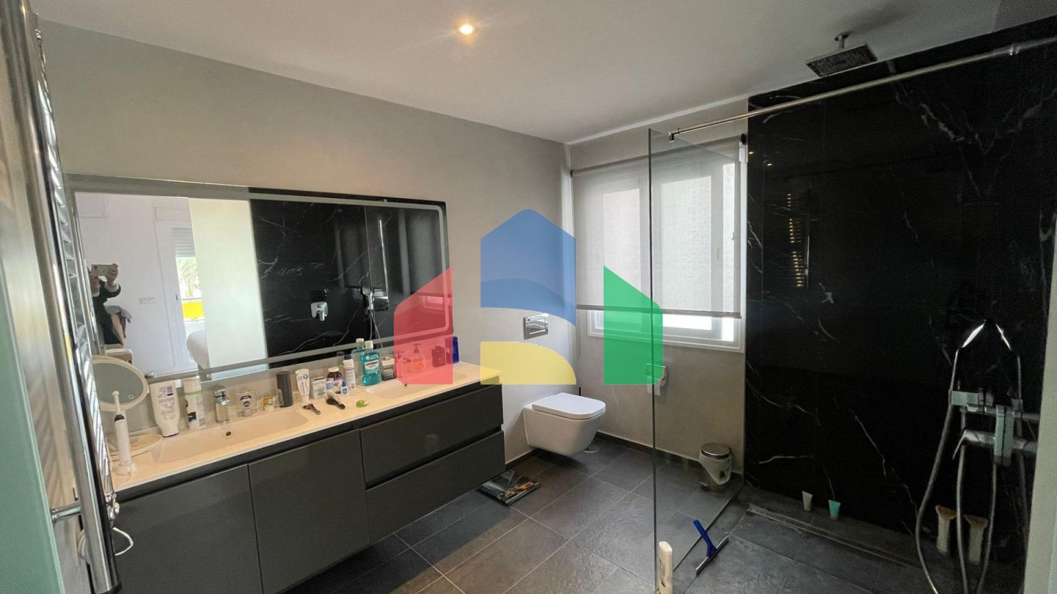 Потрясающая 3х комнатная  квартира на последнем этаже в Марбелье