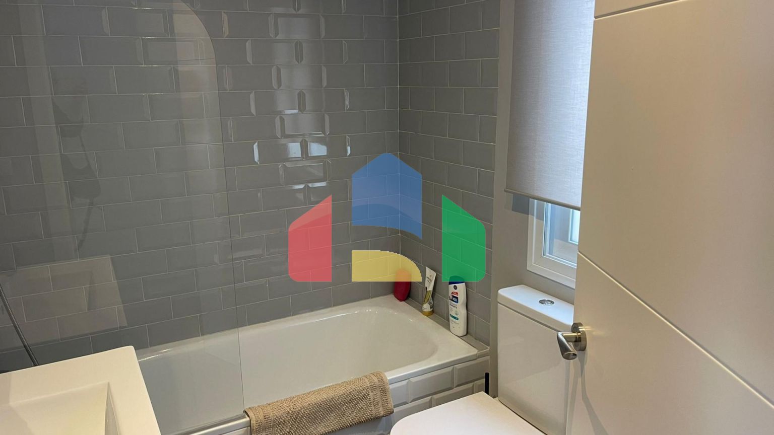 Потрясающая 3х комнатная  квартира на последнем этаже в Марбелье