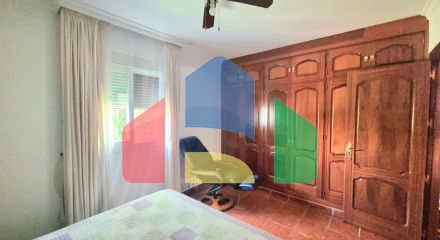 Дом с садом, бассейном и инвестиционным потенциалом рядом с городом