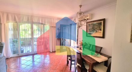 Дом с садом, бассейном и инвестиционным потенциалом рядом с городом