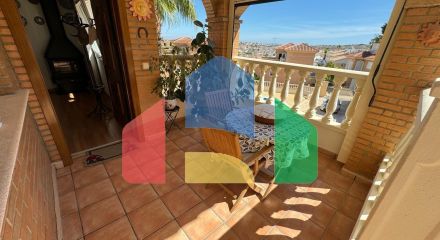 Эффектная вилла с бассейном рядом с полем для гольфа в Сьюдад Кесада