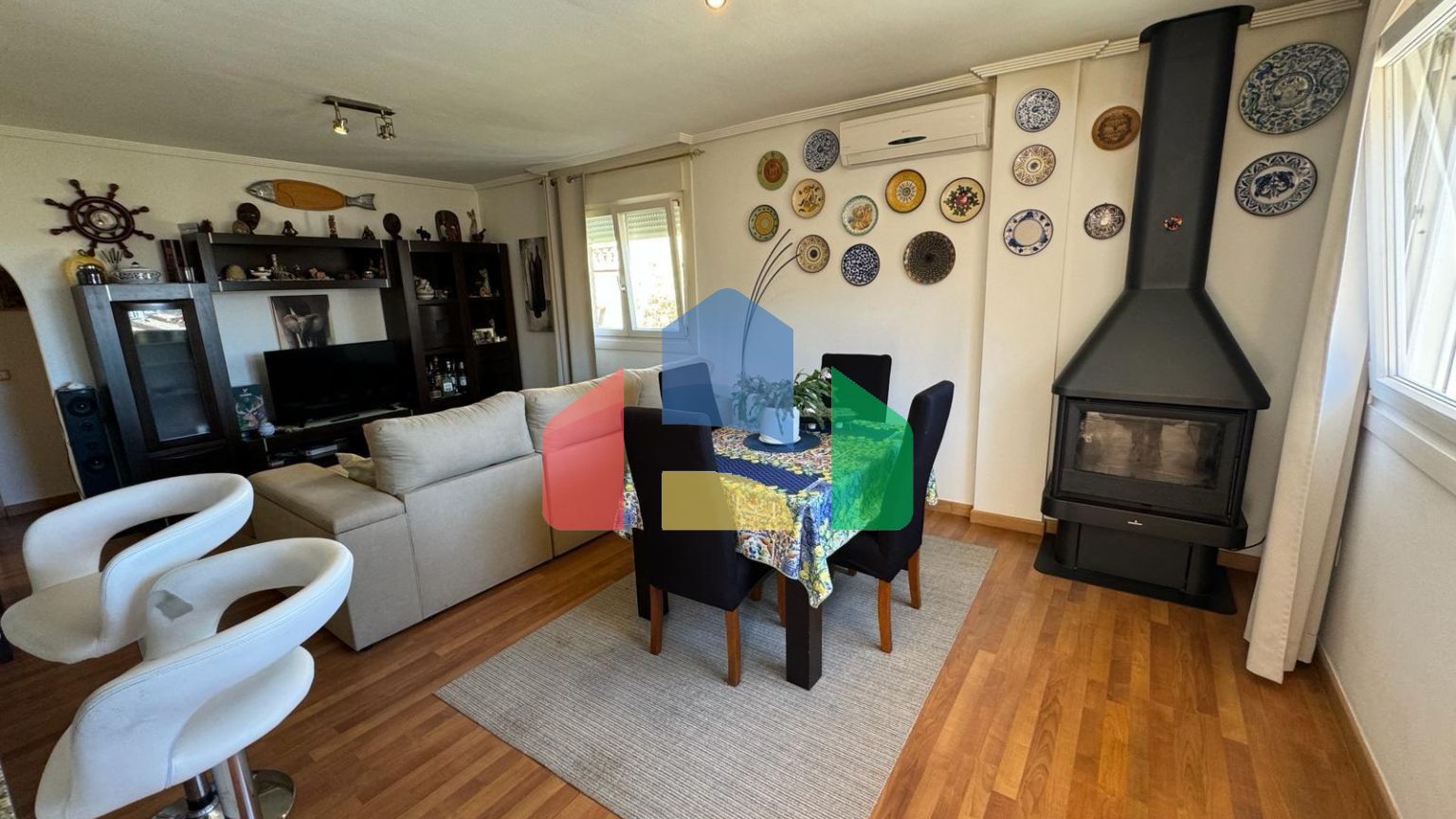 Эффектная вилла с бассейном рядом с полем для гольфа в Сьюдад Кесада