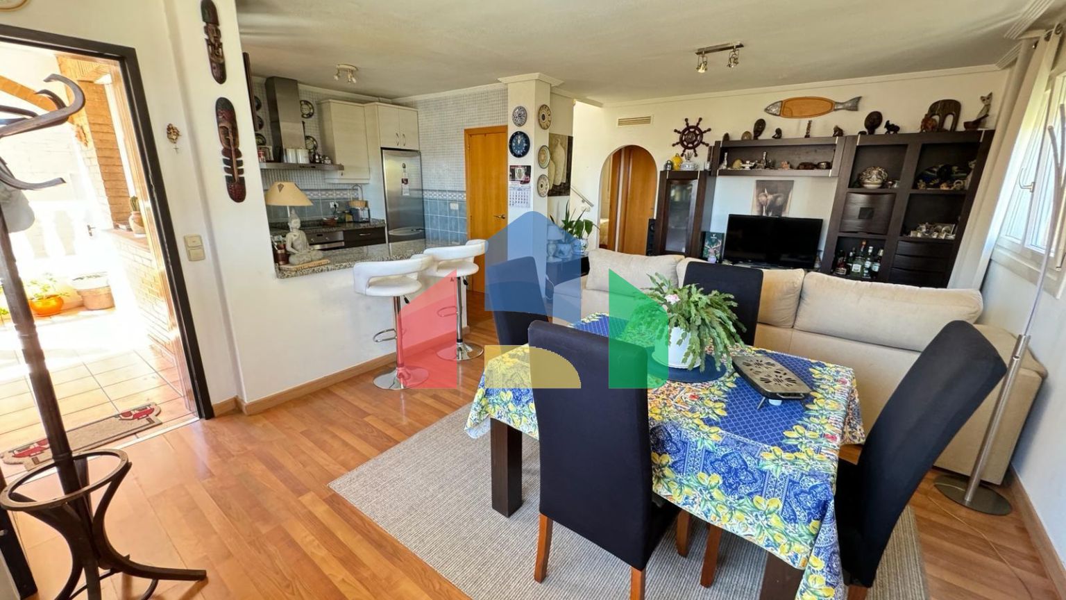 Эффектная вилла с бассейном рядом с полем для гольфа в Сьюдад Кесада