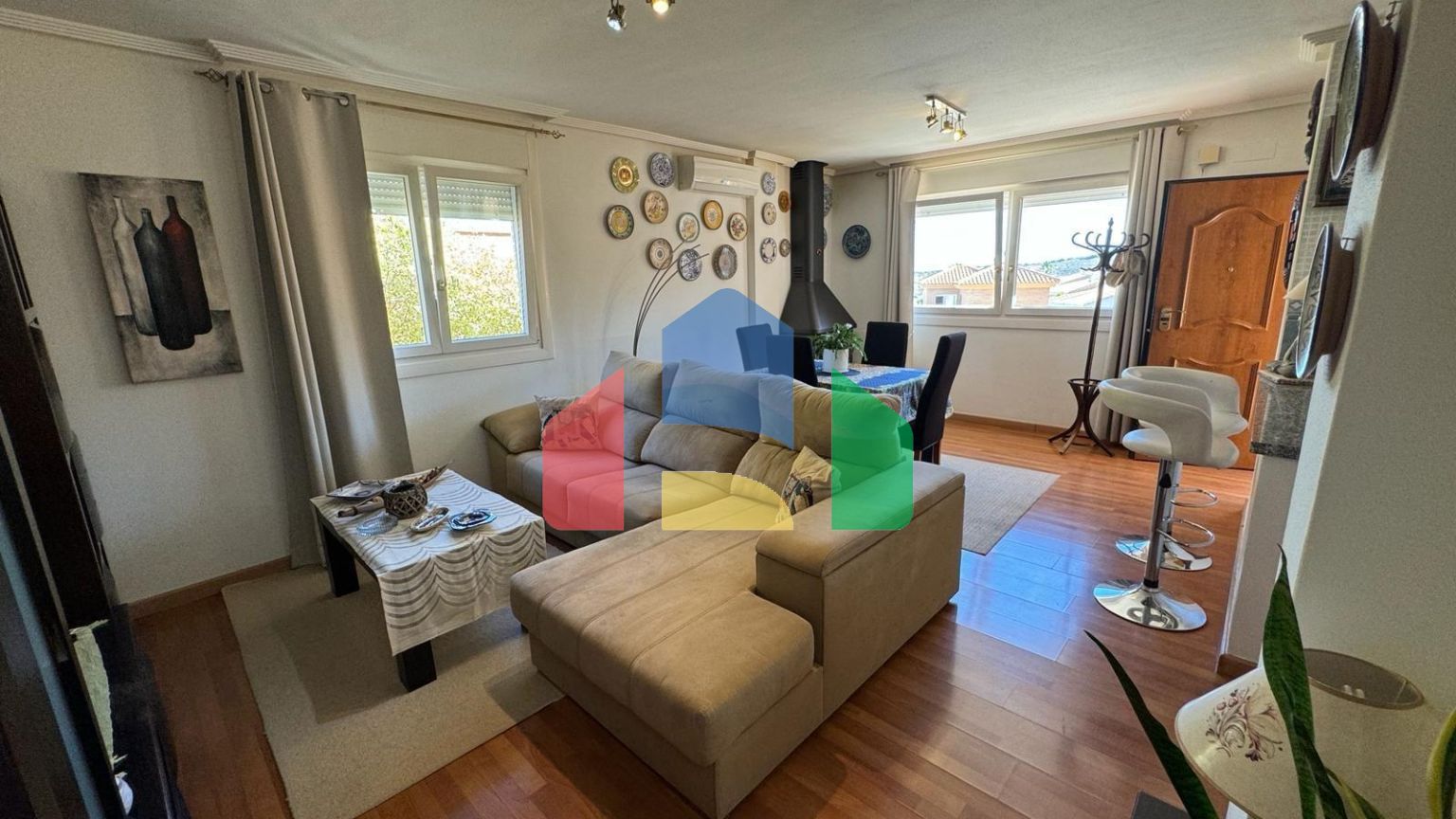 Эффектная вилла с бассейном рядом с полем для гольфа в Сьюдад Кесада