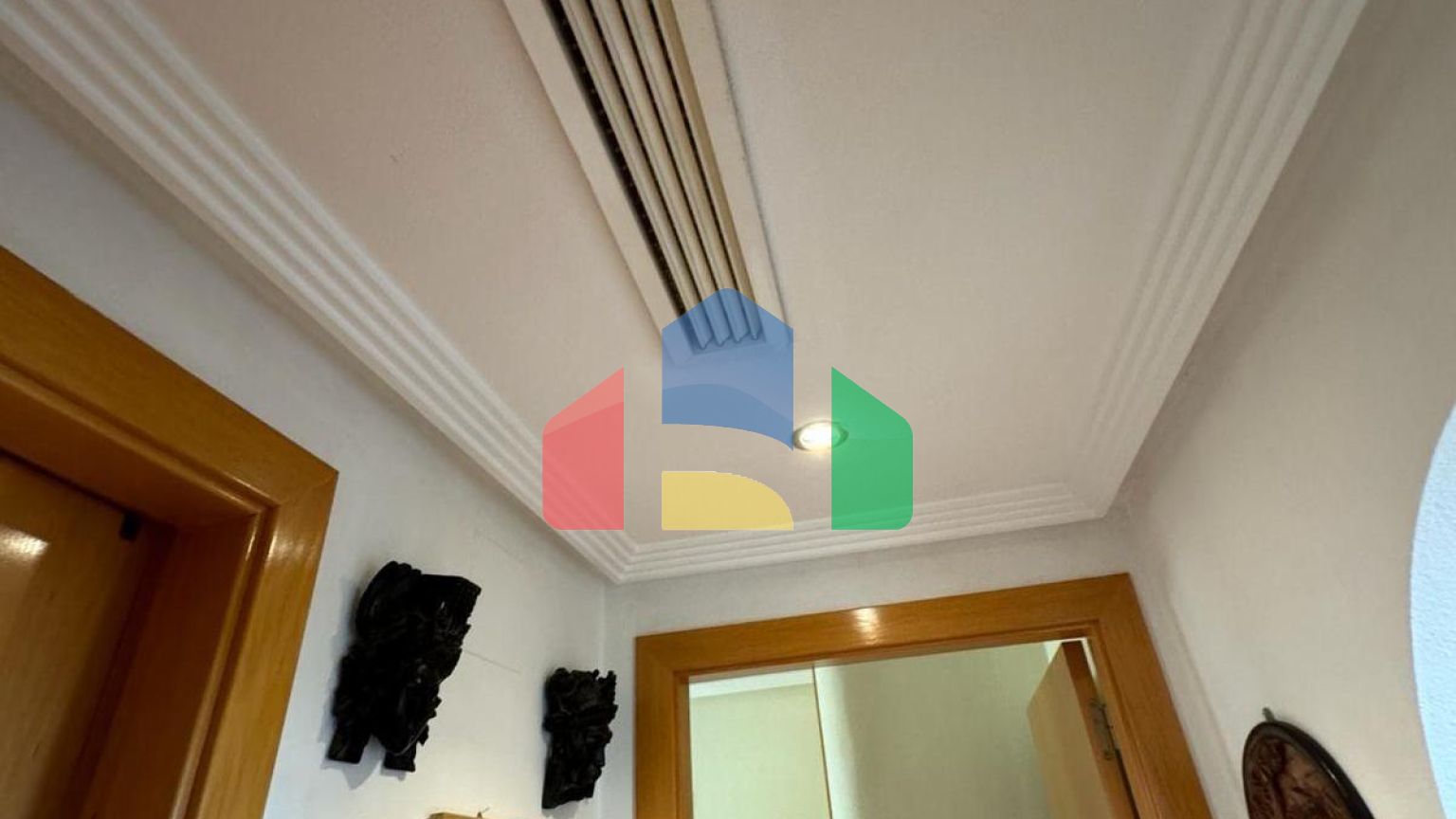 Эффектная вилла с бассейном рядом с полем для гольфа в Сьюдад Кесада