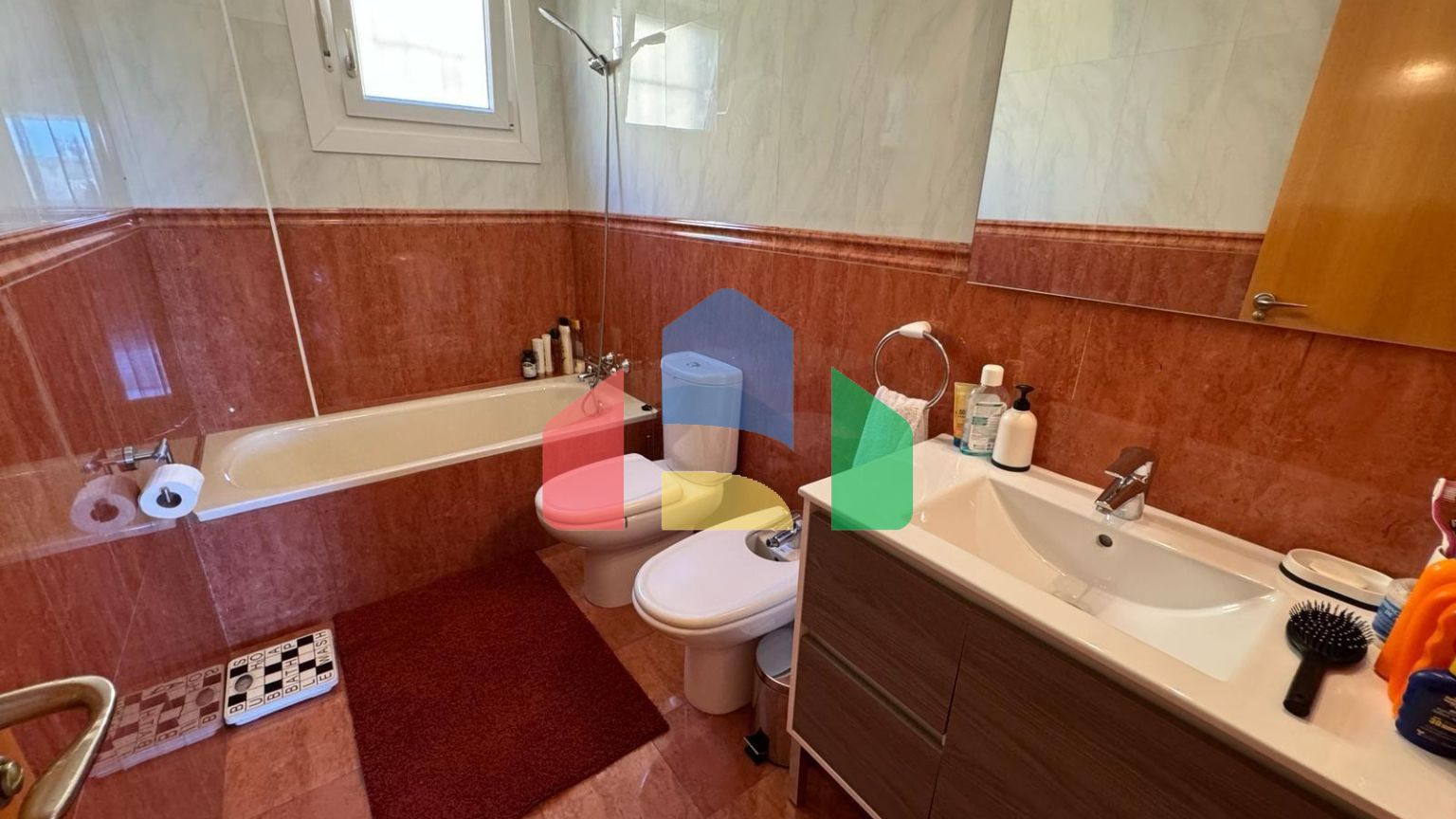 Эффектная вилла с бассейном рядом с полем для гольфа в Сьюдад Кесада