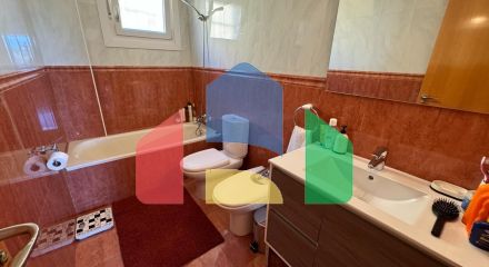 Эффектная вилла с бассейном рядом с полем для гольфа в Сьюдад Кесада