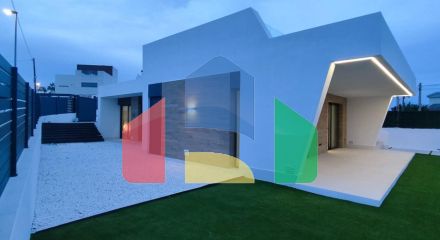 Вилла в Сьюдад Кесада ID A10579 Вилла в Сьюдад Кесада ID A10579