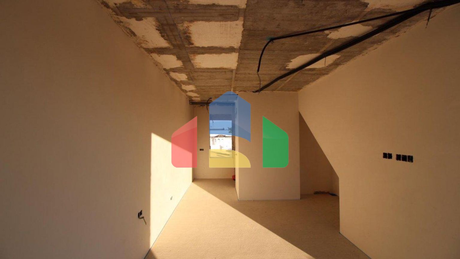 Продаётся новый дом.Сдача в эксплуатацию .Цена 890.000