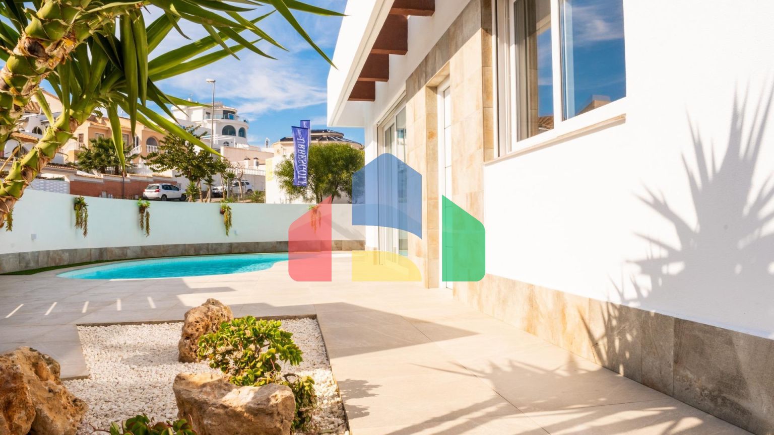 КРАСИВАЯ ВИЛЛА С ВИДОМ НА ГОЛЬФ ПОЛЕ «LA MARQUESA»!