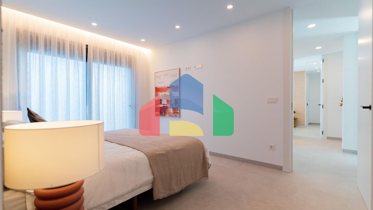 Эксклюзивная вилла в Сьюдад-Кесада на поле для гольфа Ла Маркеса