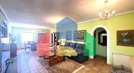 Эффектная вилла в районе Сьюдад-Кесада-Рохалес с собственным бассейном и панорамным видом.