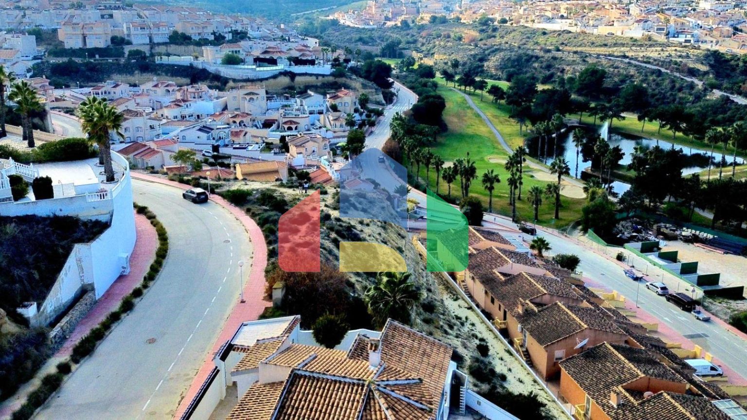 Роскошные современные виллы с видом на гольф-поле в Сьюдад Кесада