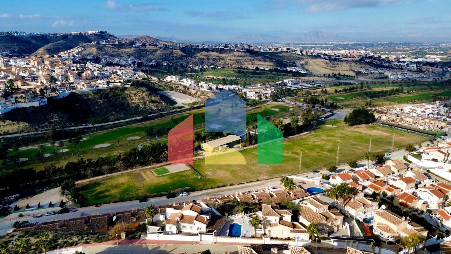 Роскошные современные виллы с видом на гольф-поле в Сьюдад Кесада