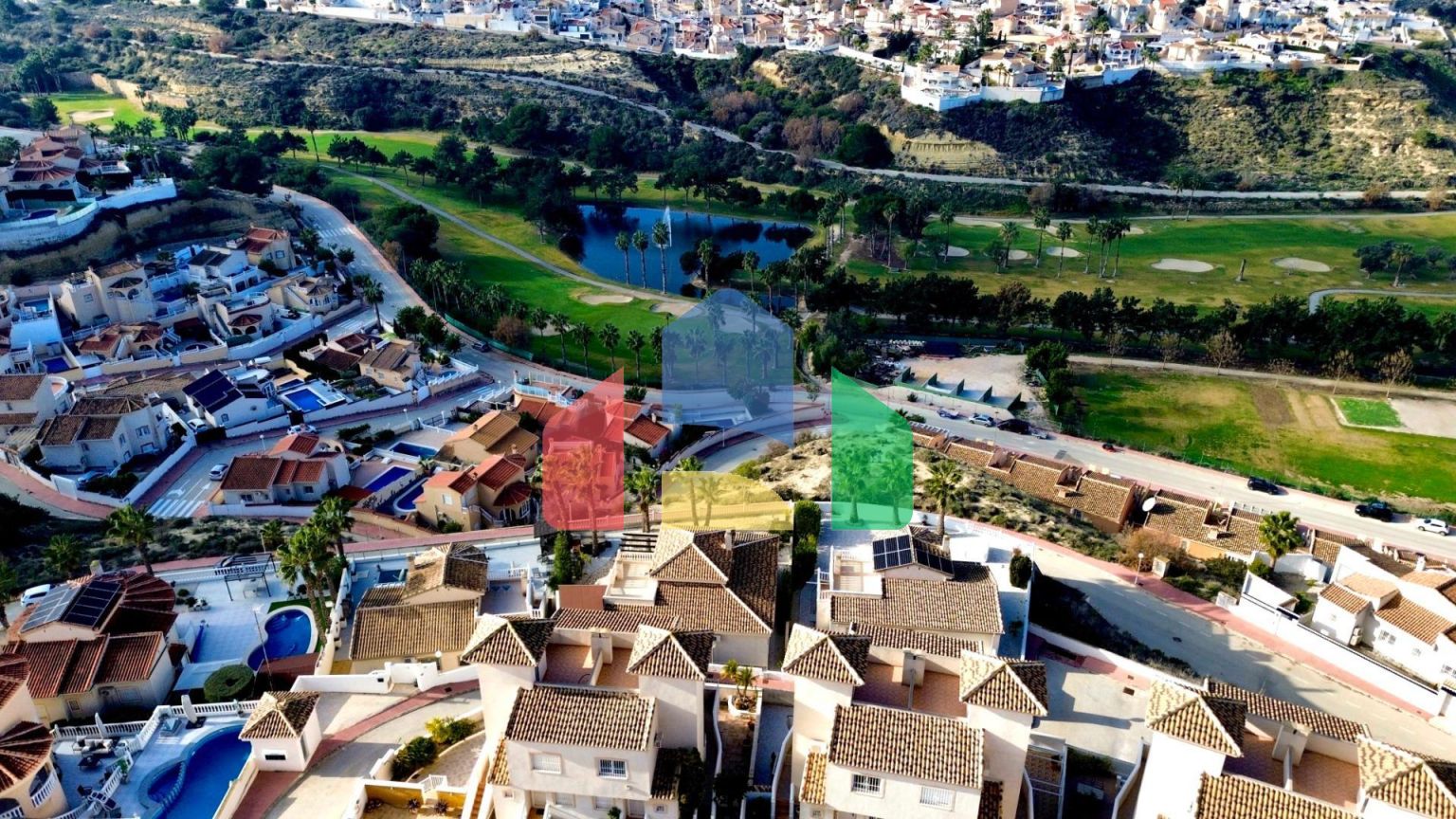 Роскошные современные виллы с видом на гольф-поле в Сьюдад Кесада