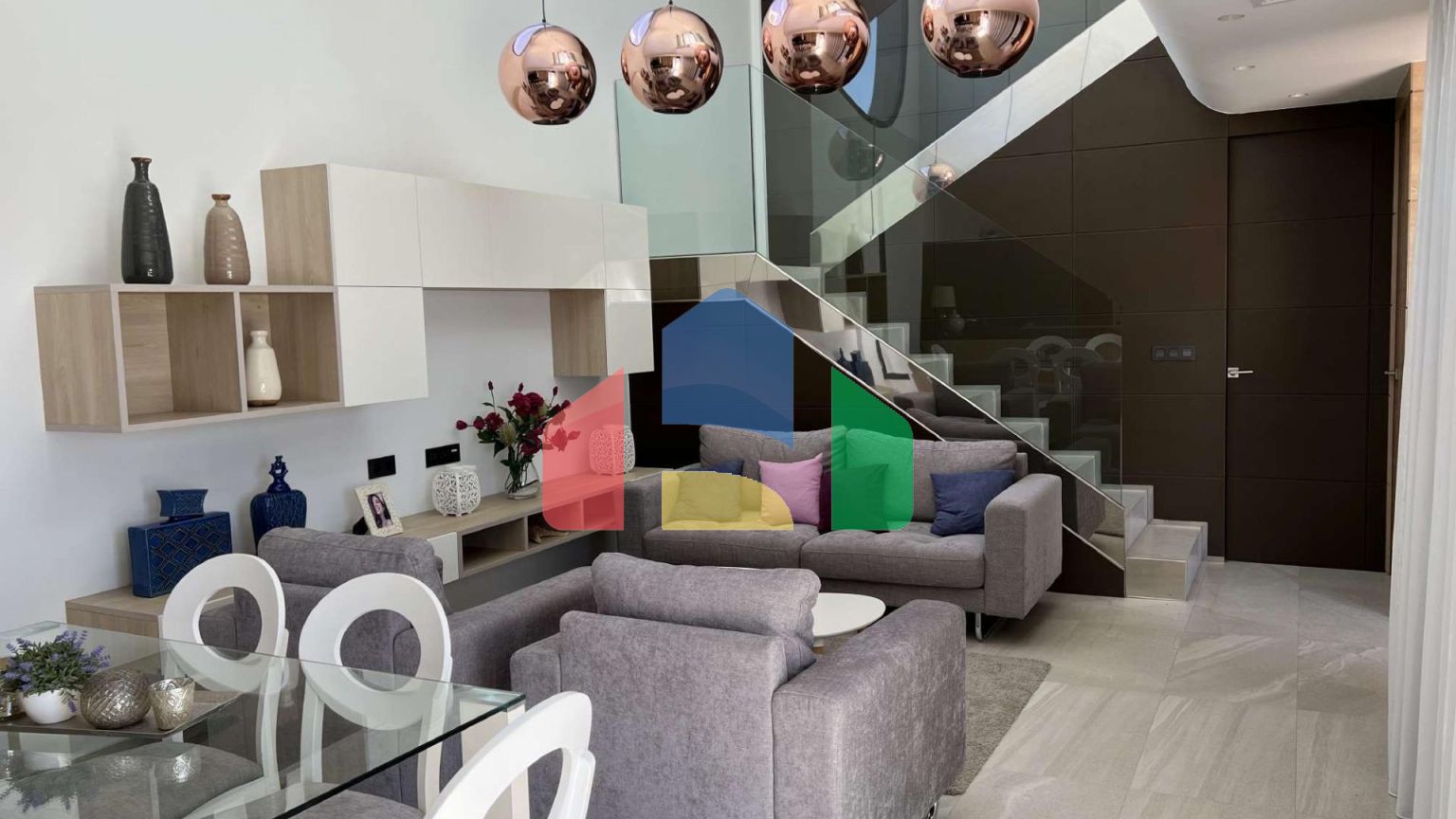 Эксклюзивные новые виллы в Сьюдад-Кесада — дизайн, комфорт и привилегированное расположение