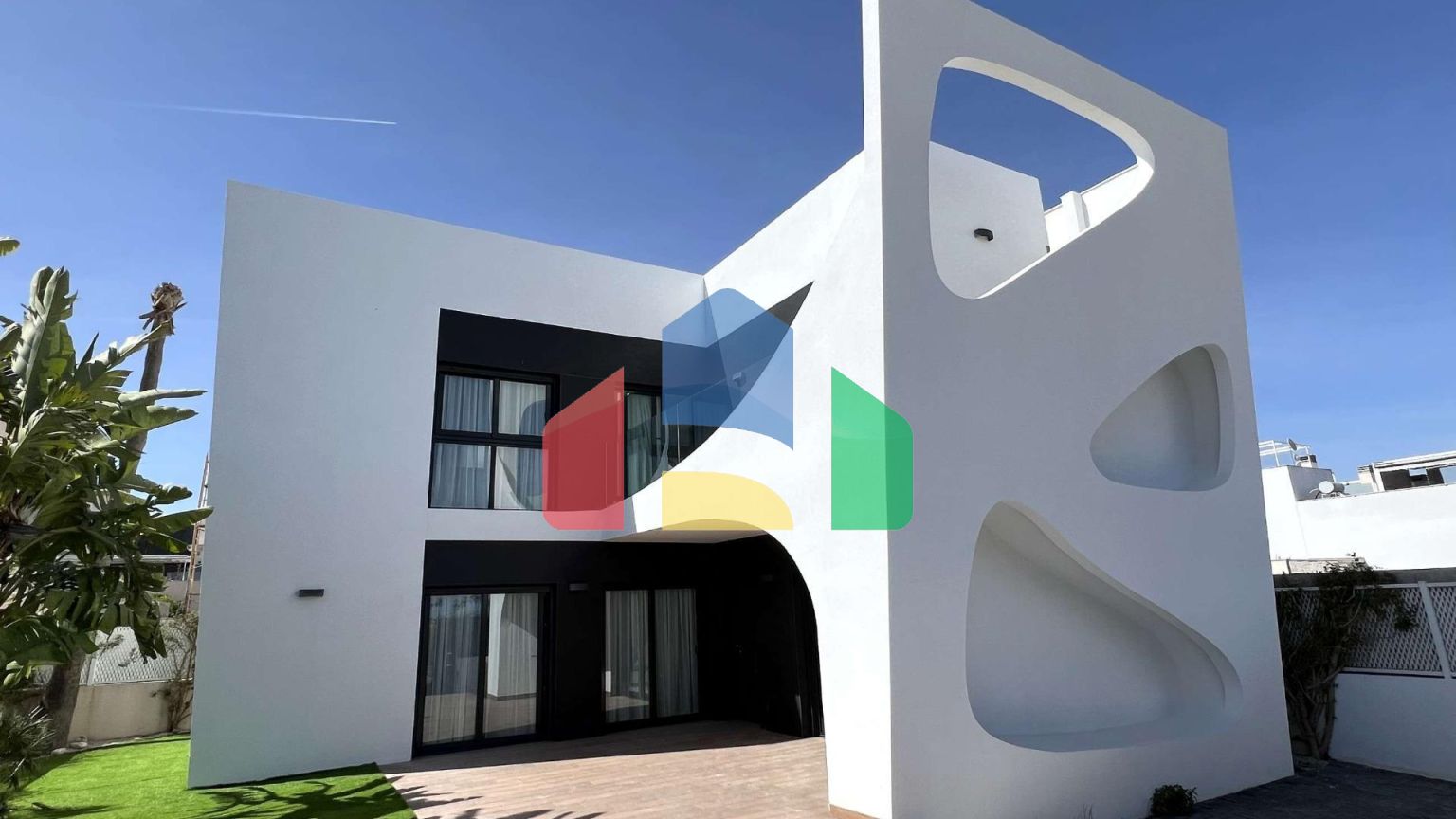 Эксклюзивные новые виллы в Сьюдад-Кесада — дизайн, комфорт и привилегированное расположение