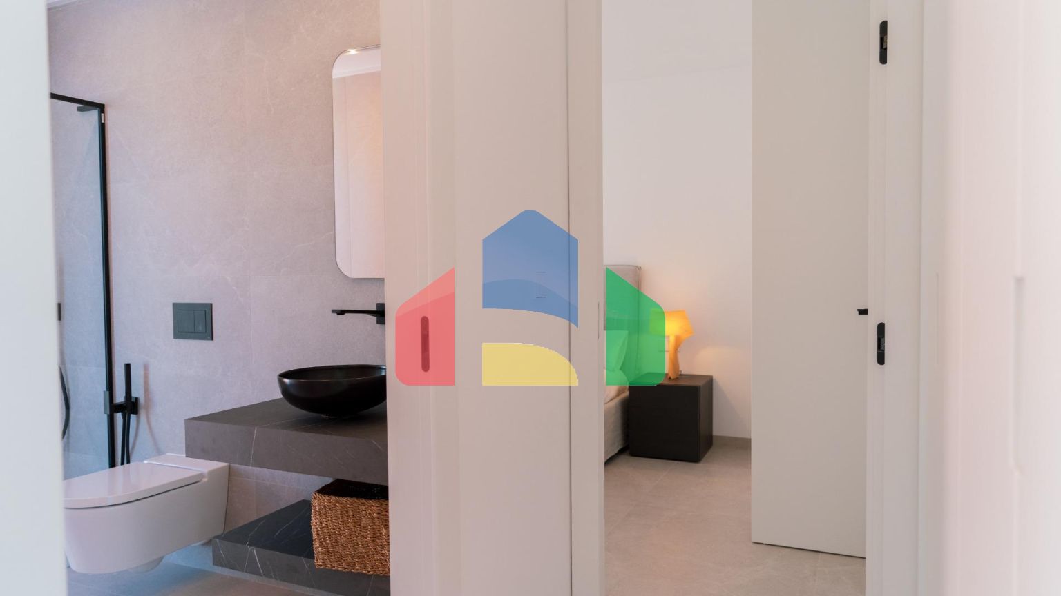 Эксклюзивная вилла в Сьюдад-Кесада на поле для гольфа Ла Маркеса