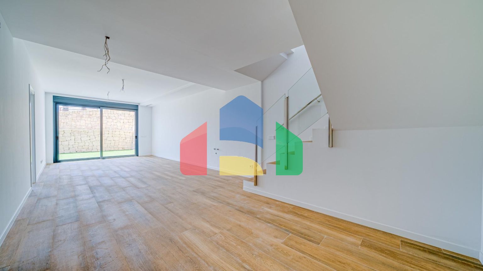 Просторный, новый дуплекс в Финестрате