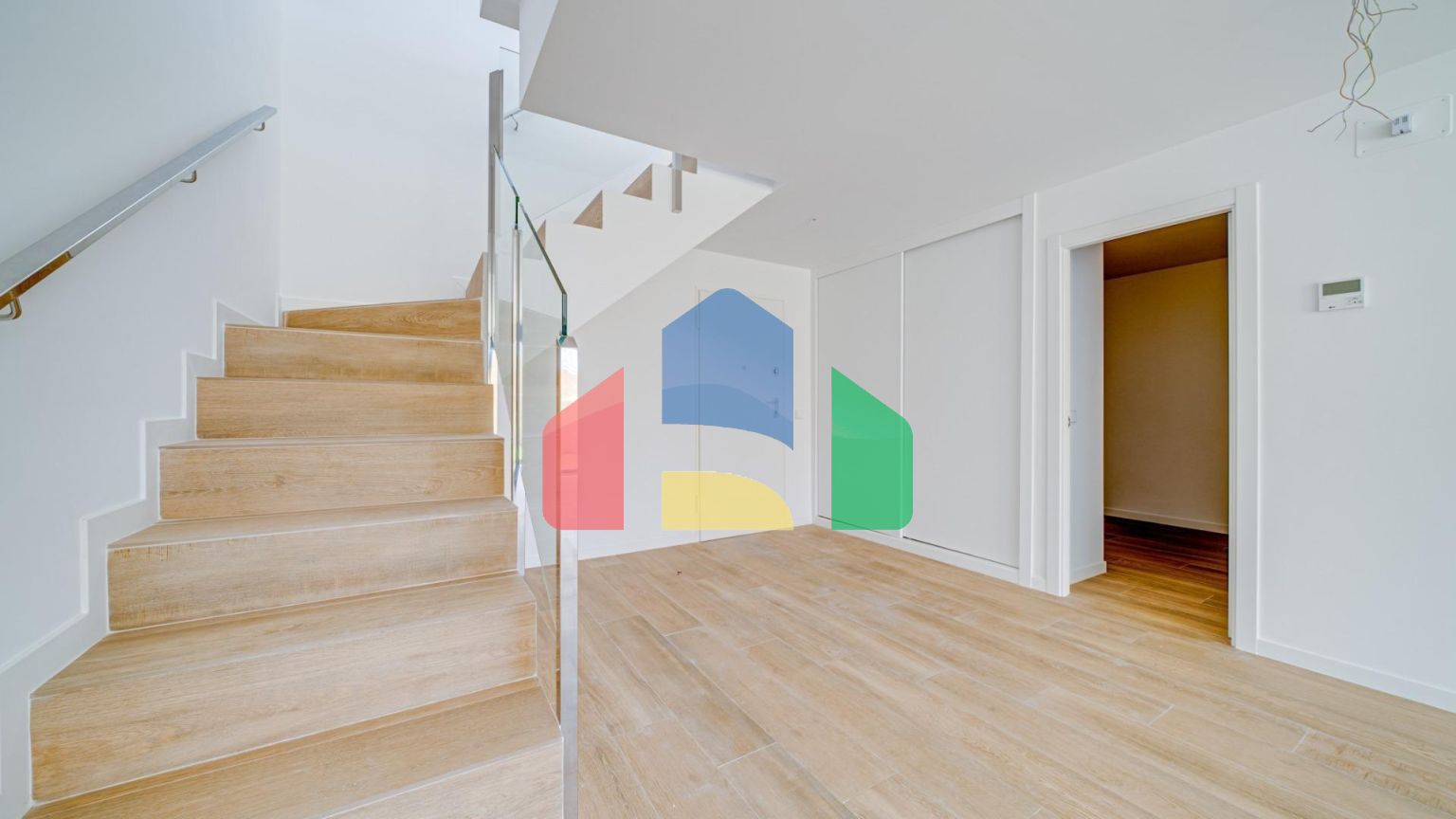 Просторный, новый дуплекс в Финестрате