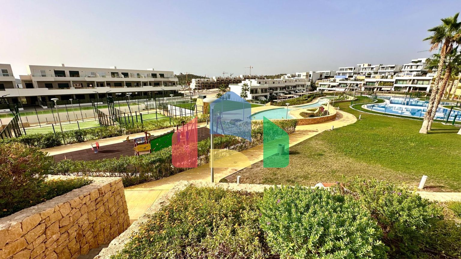 Просторный дуплекс с панорамными видами в CAMPORROSSO VILLAGE, Бенидорм