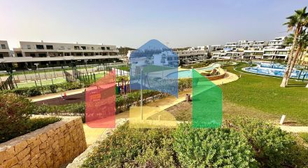 Просторный дуплекс с панорамными видами в CAMPORROSSO VILLAGE, Бенидорм