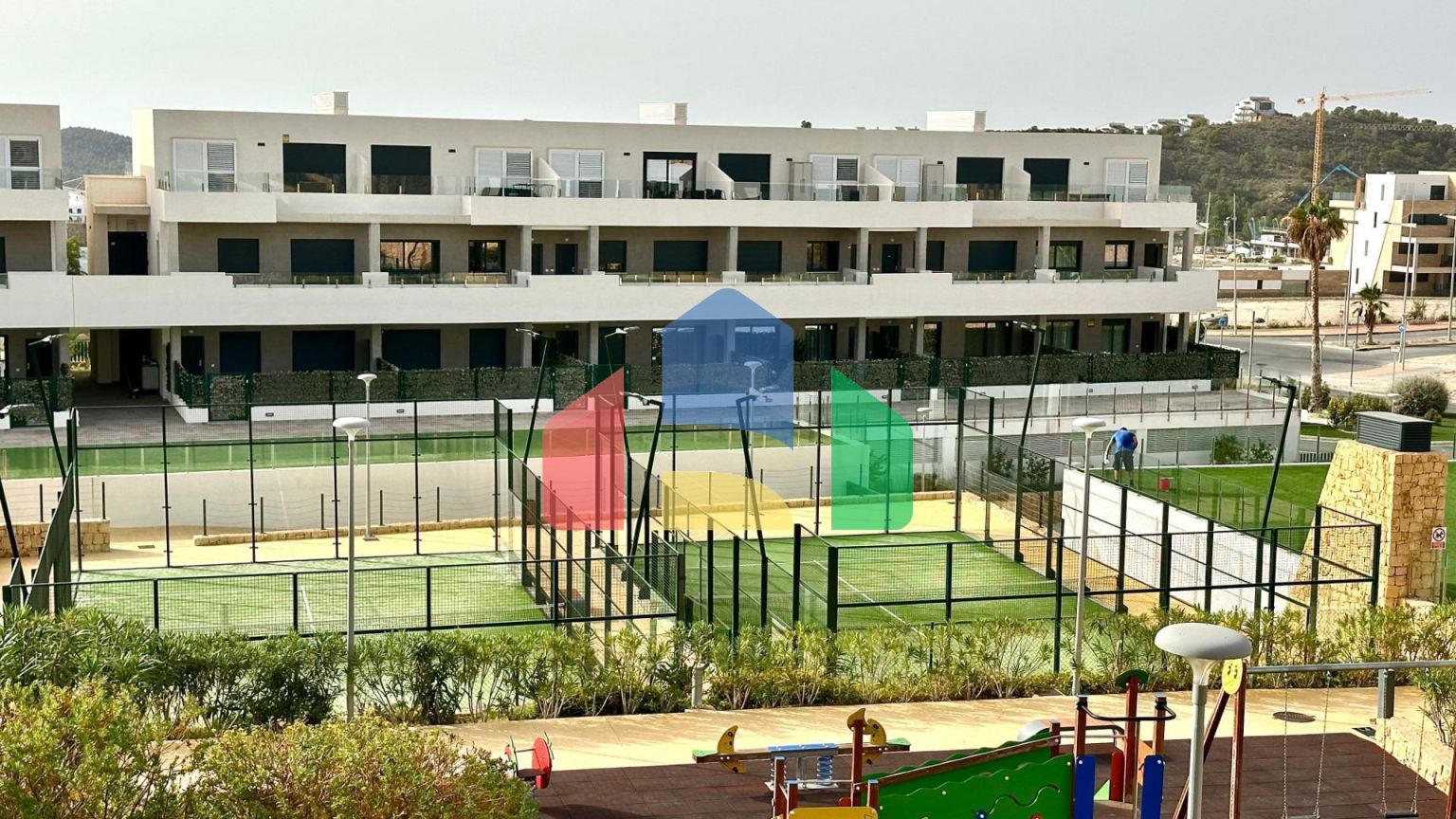 Просторный дуплекс с панорамными видами в CAMPORROSSO VILLAGE, Бенидорм