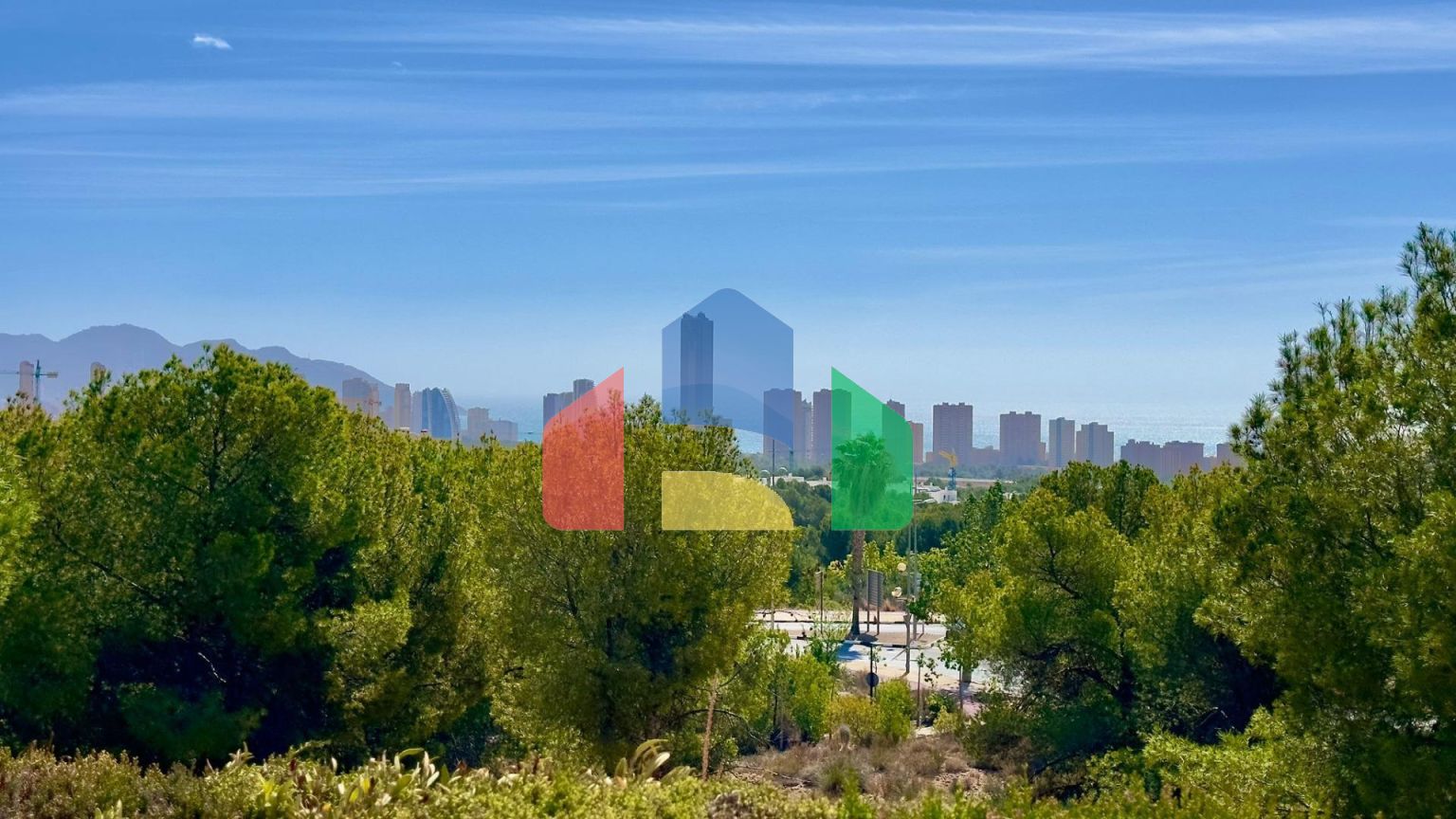 ПРОСТОРНАЯ СРЕДИЗЕМНОМОРСКАЯ ВИЛЛА В GOLF BAHIA ФИНЕСТРАТ  С ВИДАМИ