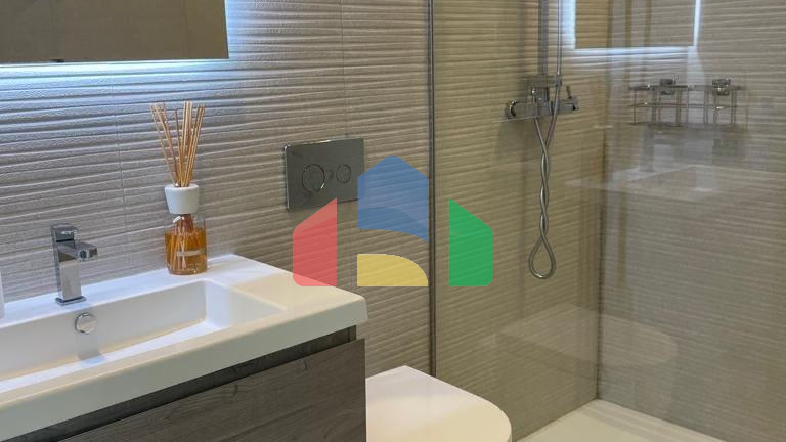 ВИЛЛА НА ПРОДАЖУ В ФИНЕСТРАТЕ