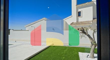 Новые эксклюзивные дизайнерские виллы с видом на море и горы Новые эксклюзивные дизайнерские виллы с видом на море и горы