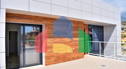 СОВРЕМЕННАЯ ВИЛЛА В НЕСКОЛЬКИХ МИНУТАХ ХОДЬБЫ ОТ БЕНИДОРМА!!!