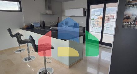 СОВРЕМЕННАЯ ВИЛЛА В НЕСКОЛЬКИХ МИНУТАХ ХОДЬБЫ ОТ БЕНИДОРМА!!!