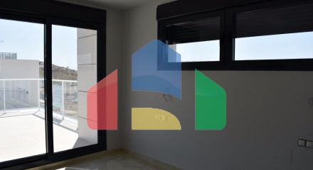 СОВРЕМЕННАЯ ВИЛЛА В НЕСКОЛЬКИХ МИНУТАХ ХОДЬБЫ ОТ БЕНИДОРМА!!!