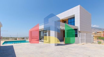 СОВРЕМЕННАЯ ВИЛЛА В НЕСКОЛЬКИХ МИНУТАХ ХОДЬБЫ ОТ БЕНИДОРМА!!!