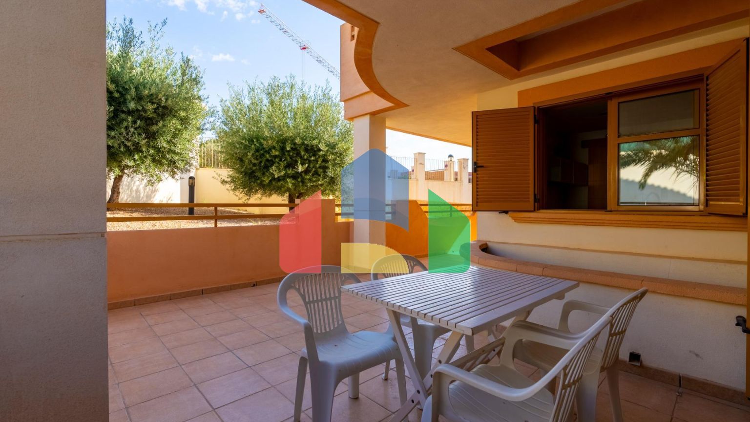 Отличная квартира в Лос Чересос: ваш новый дом в прекрасном районе Финестрат!