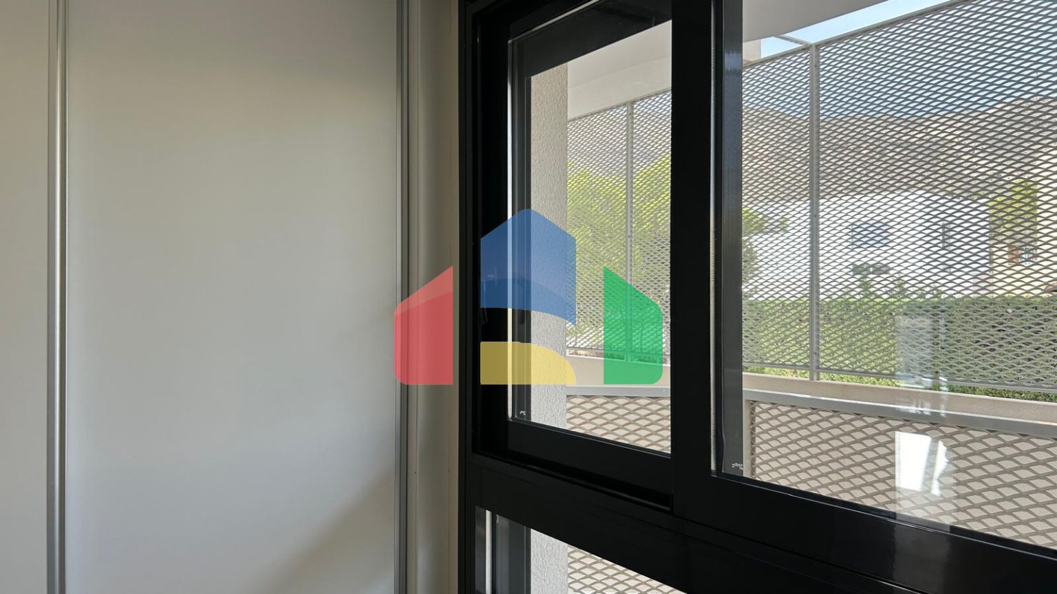 Отличная, полуновая квартира в Сьерра Кортина с видом на море!