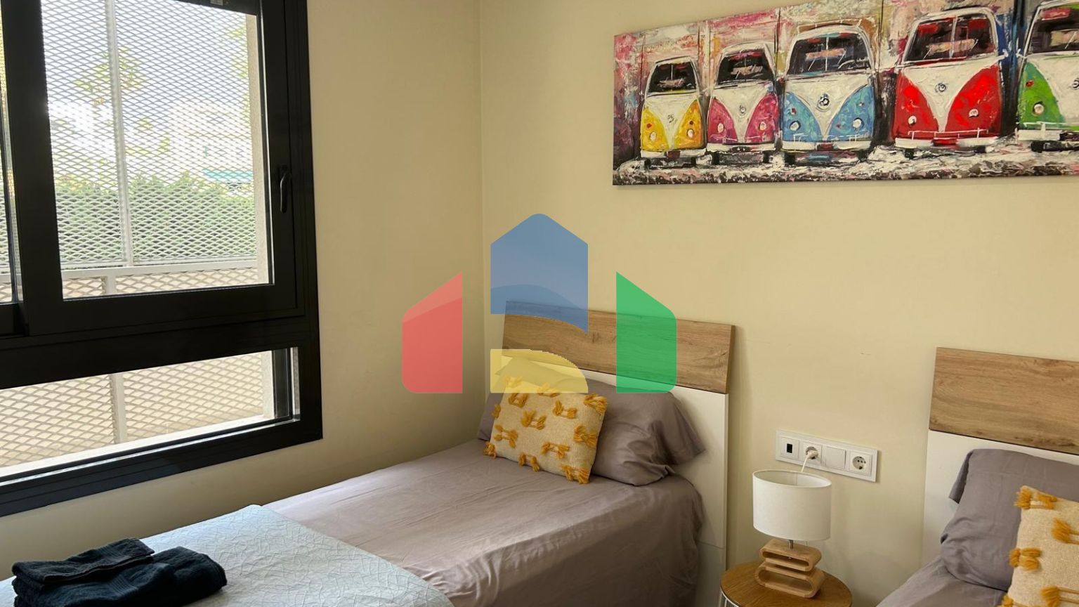 Отличная, полуновая квартира в Сьерра Кортина с видом на море!