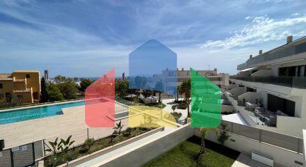 Отличная, полуновая квартира в Сьерра Кортина с видом на море!