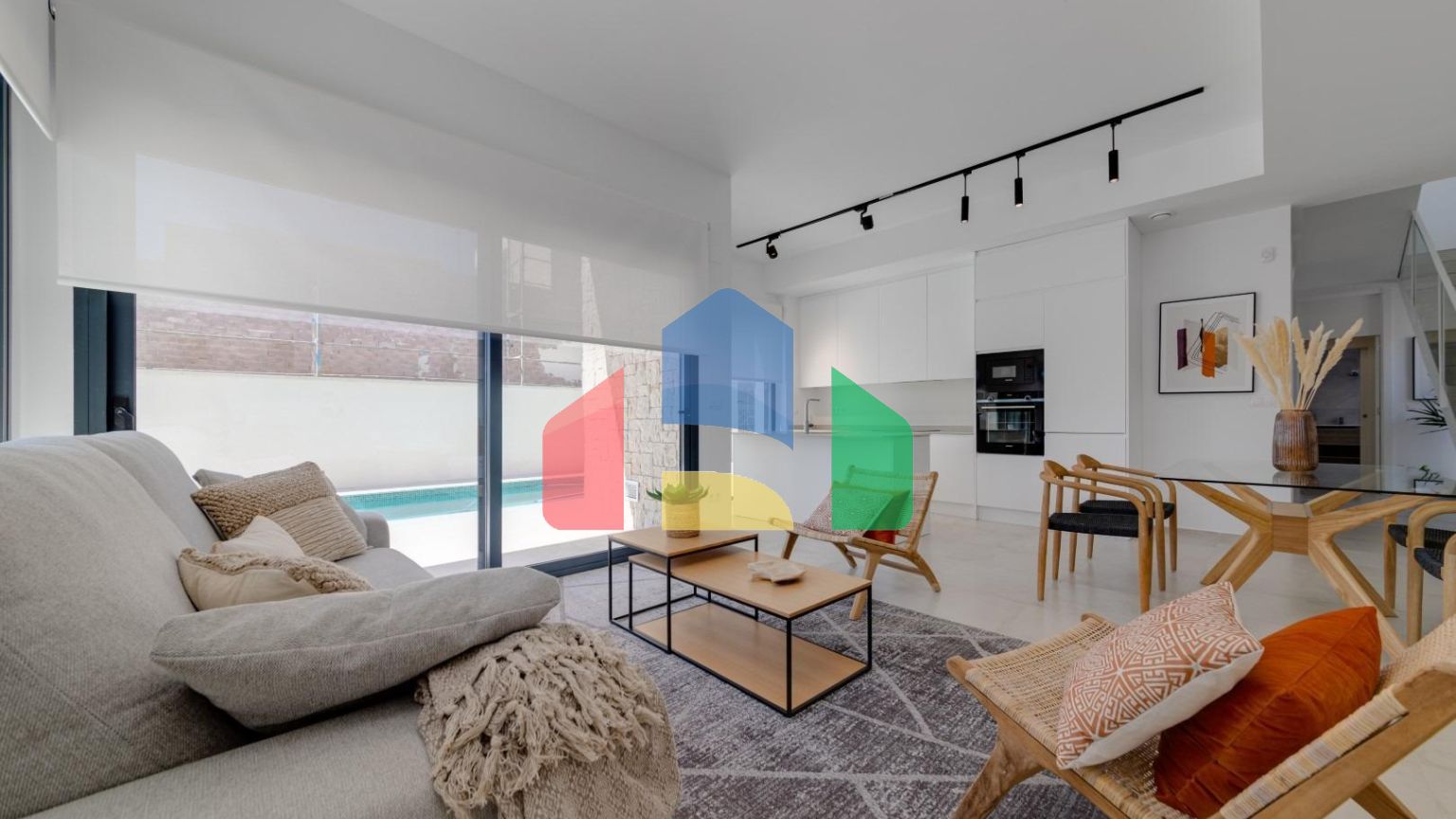 роскошных вилл в окружении зеленых зон и полей для гольфа