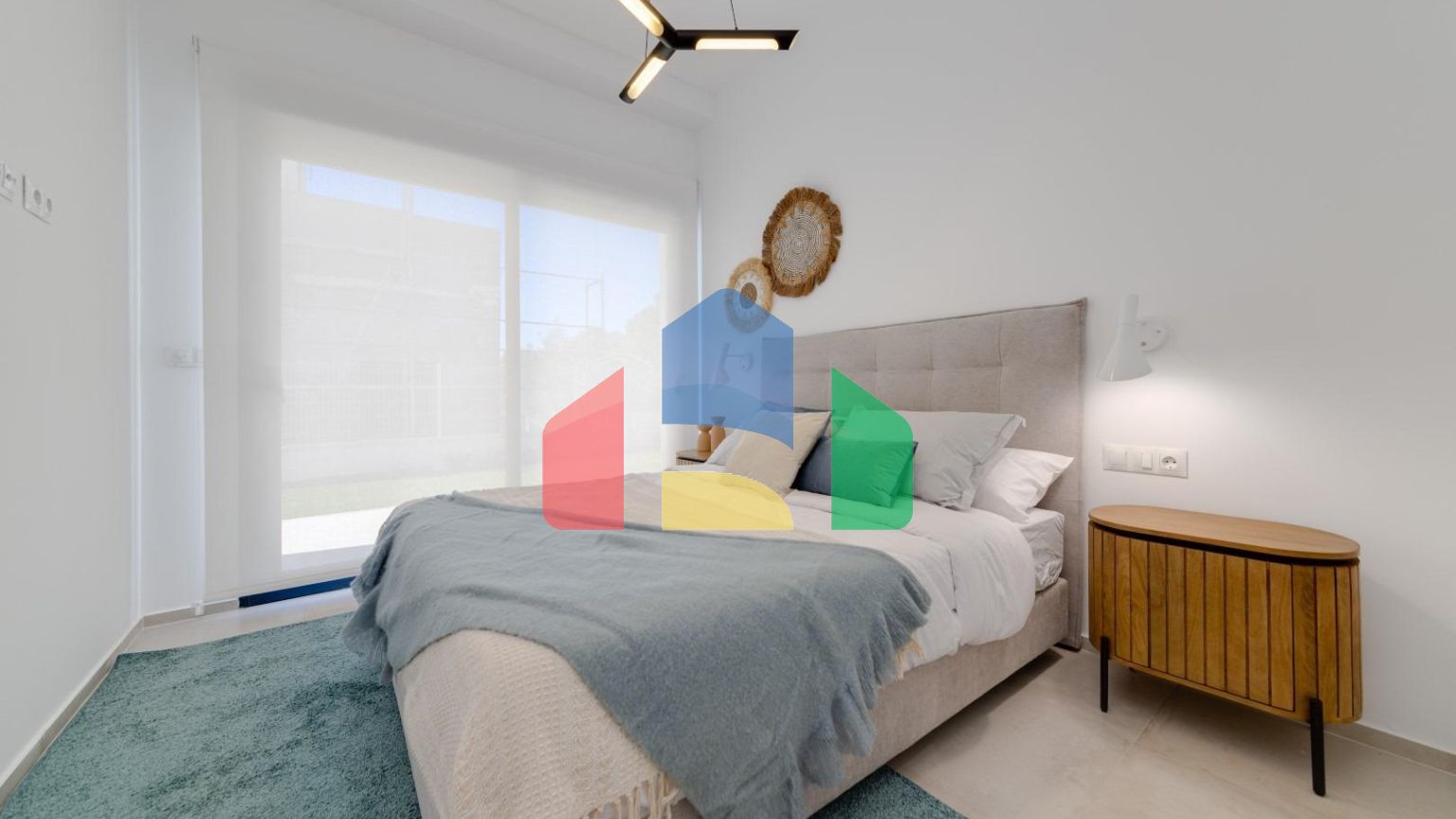 роскошных вилл в окружении зеленых зон и полей для гольфа