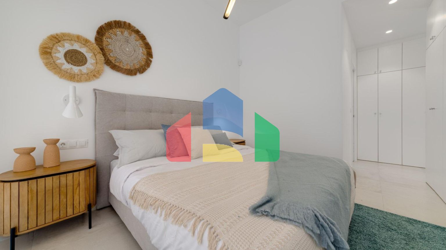 роскошных вилл в окружении зеленых зон и полей для гольфа