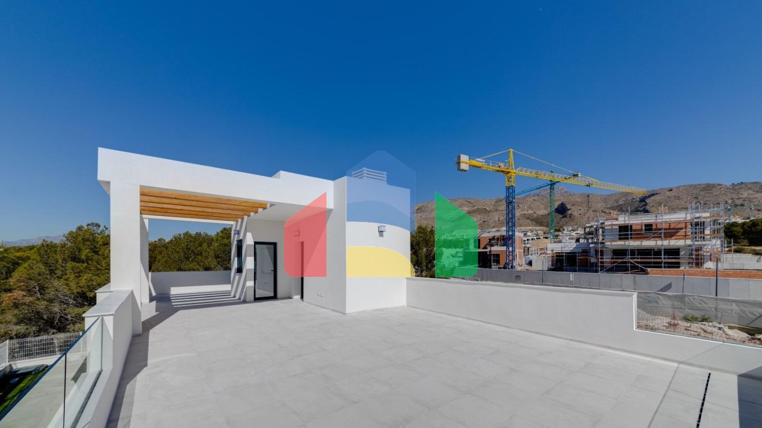 роскошных вилл в окружении зеленых зон и полей для гольфа