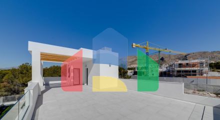 роскошных вилл в окружении зеленых зон и полей для гольфа