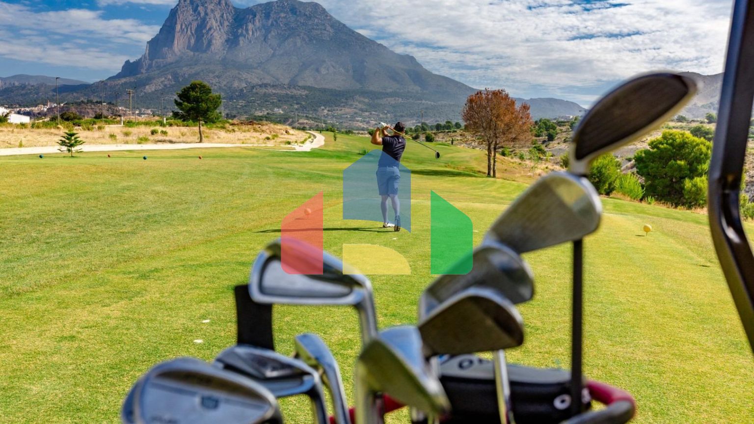 Новые квартиры и таунхаусы с видом на море