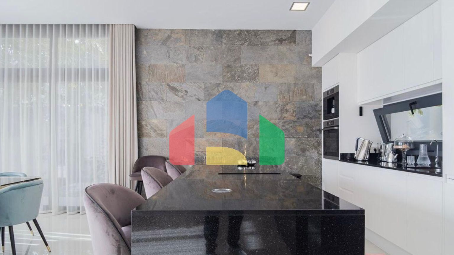 Изысканная вилла с собственным бассейном и панорамным видом в Сьерра-Кортина