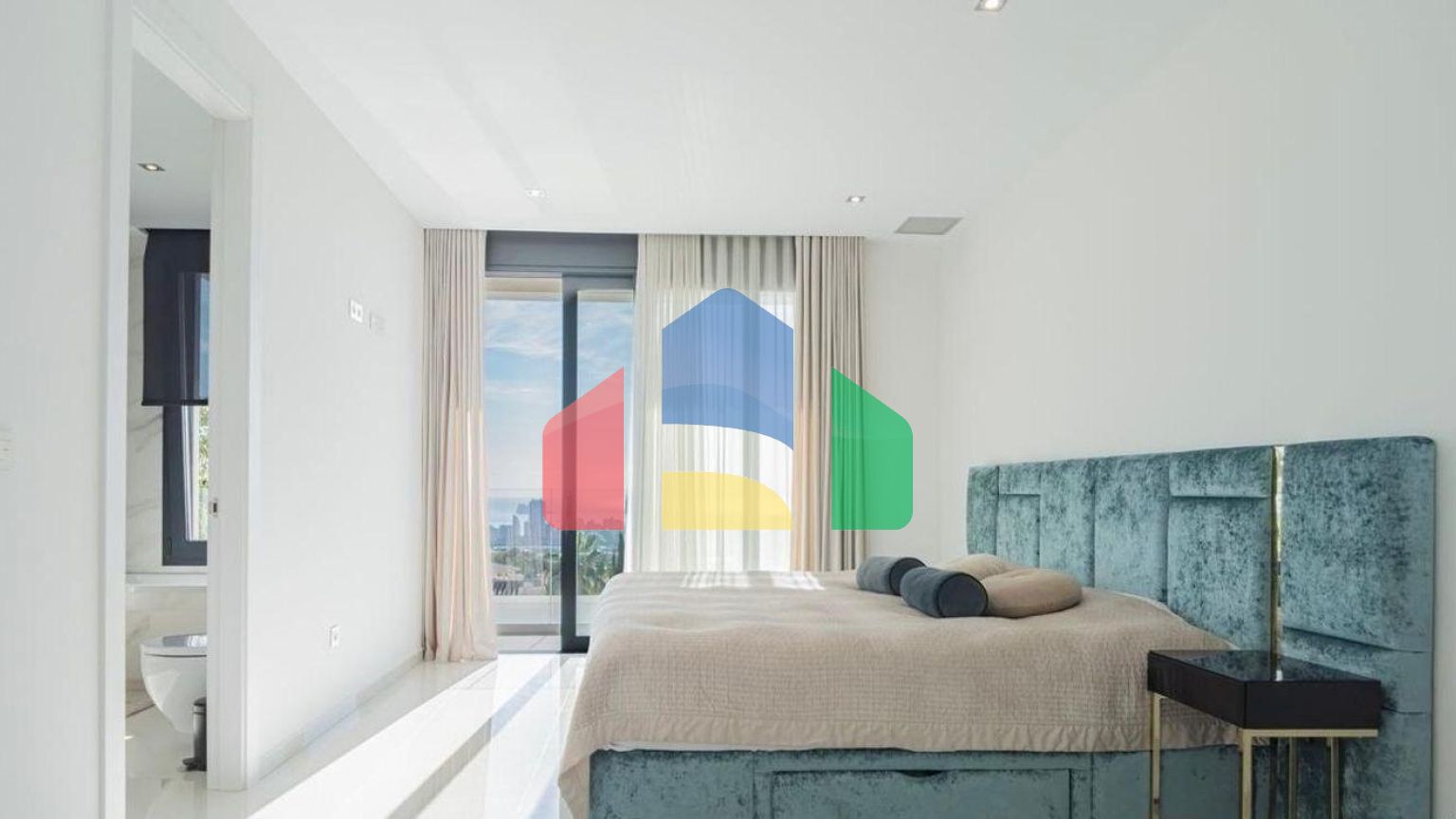 Изысканная вилла с собственным бассейном и панорамным видом в Сьерра-Кортина