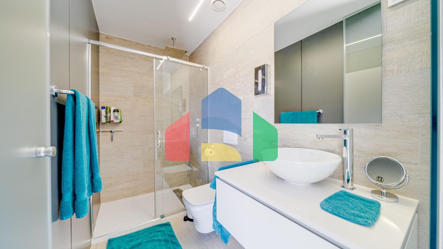 РОСКОШНАЯ ВИЛЛА ДЛЯ БОЛЬШОЙ СЕМЬИ В ФИНЕСТРАТЕ