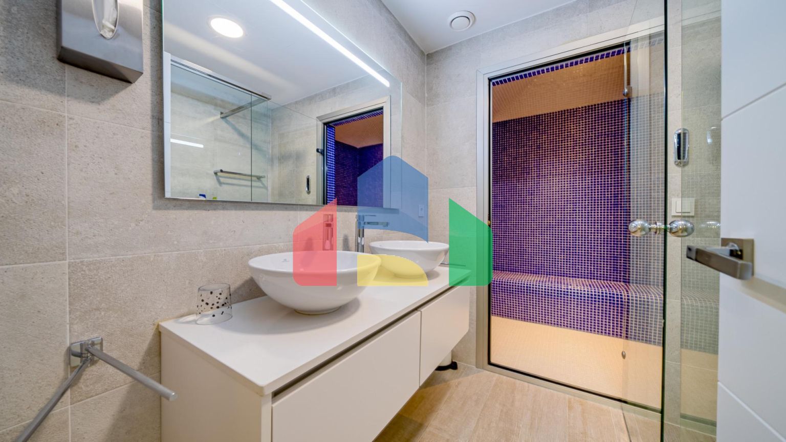 РОСКОШНАЯ ВИЛЛА ДЛЯ БОЛЬШОЙ СЕМЬИ В ФИНЕСТРАТЕ