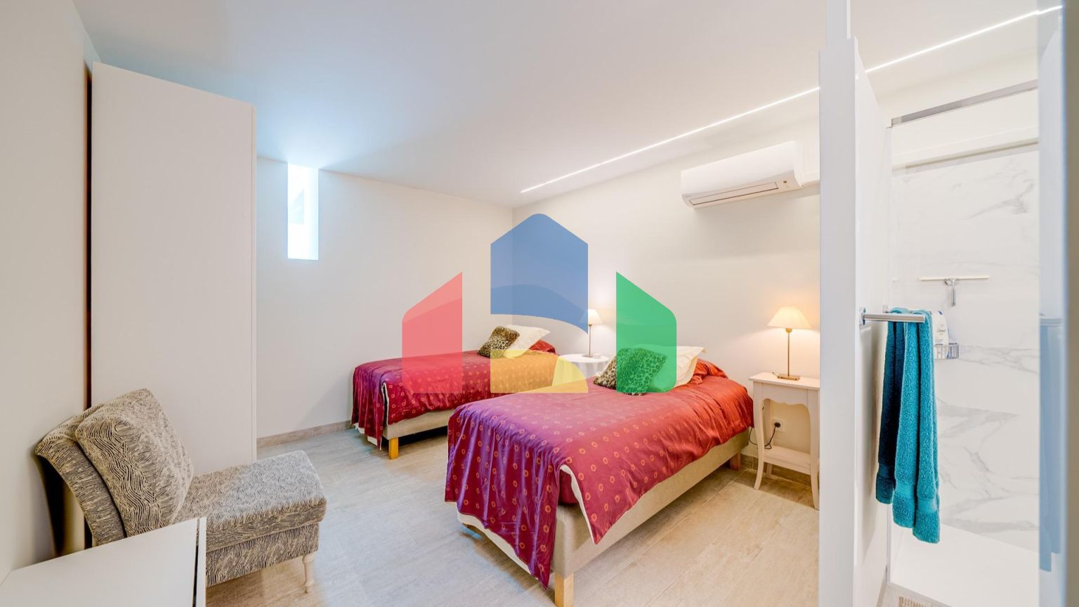 РОСКОШНАЯ ВИЛЛА ДЛЯ БОЛЬШОЙ СЕМЬИ В ФИНЕСТРАТЕ